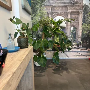 Konukevi Enjoy Garden - Flavio Baracchini 9 -, Milano